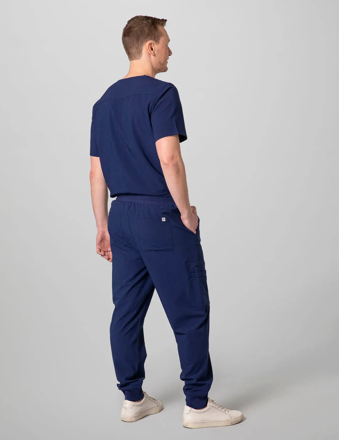 Mens 2-Pocket V-Neck Scrub Top