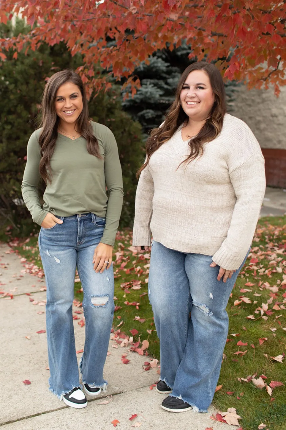 Risen High Rise Frayed Hem Wide Leg Jeans