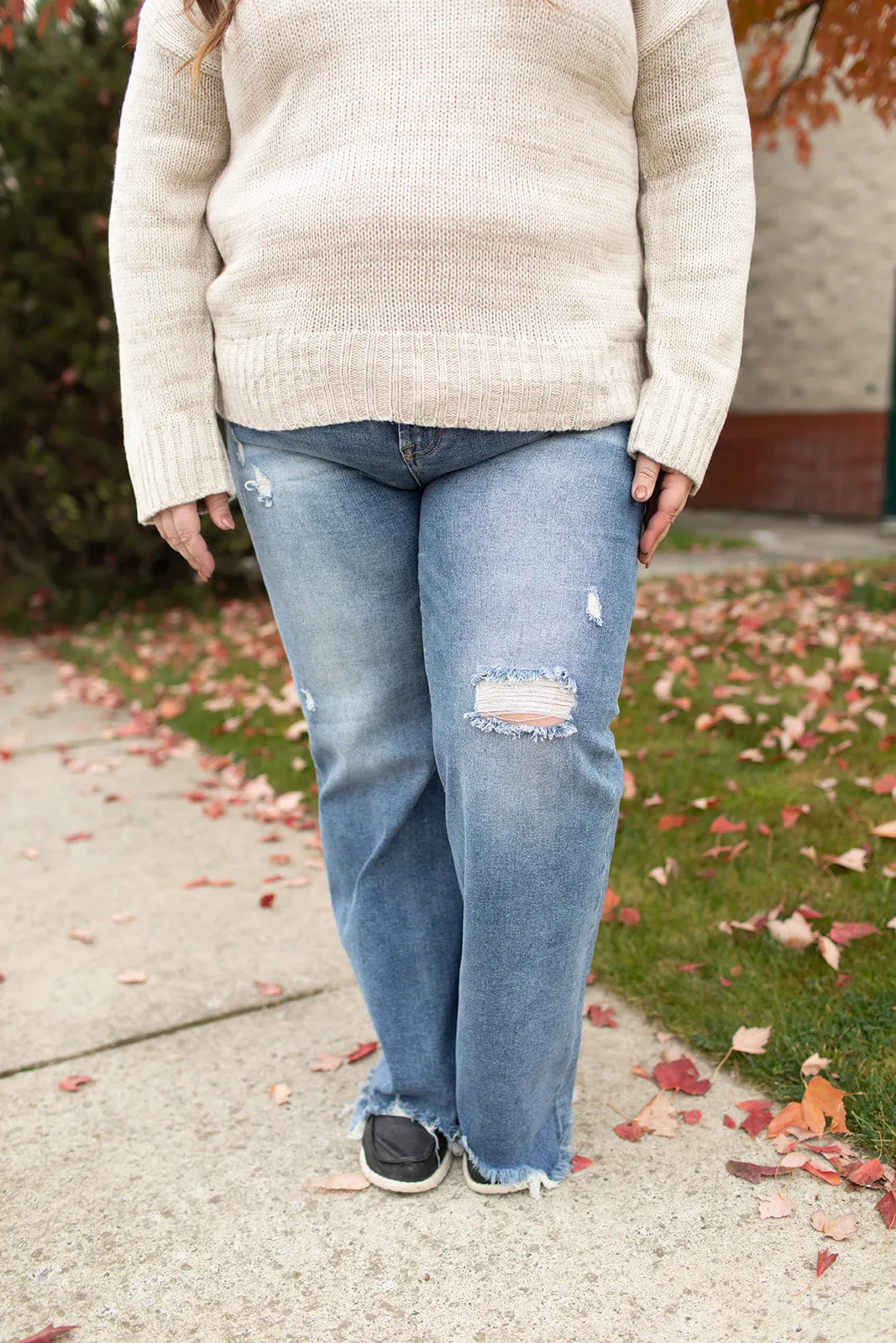 Risen High Rise Frayed Hem Wide Leg Jeans